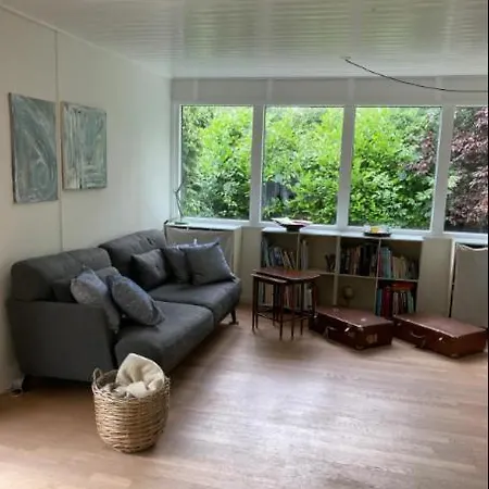 Lovely Summer House By The Coast *